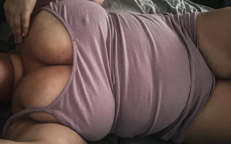 Are you into thick curvy married milfs?