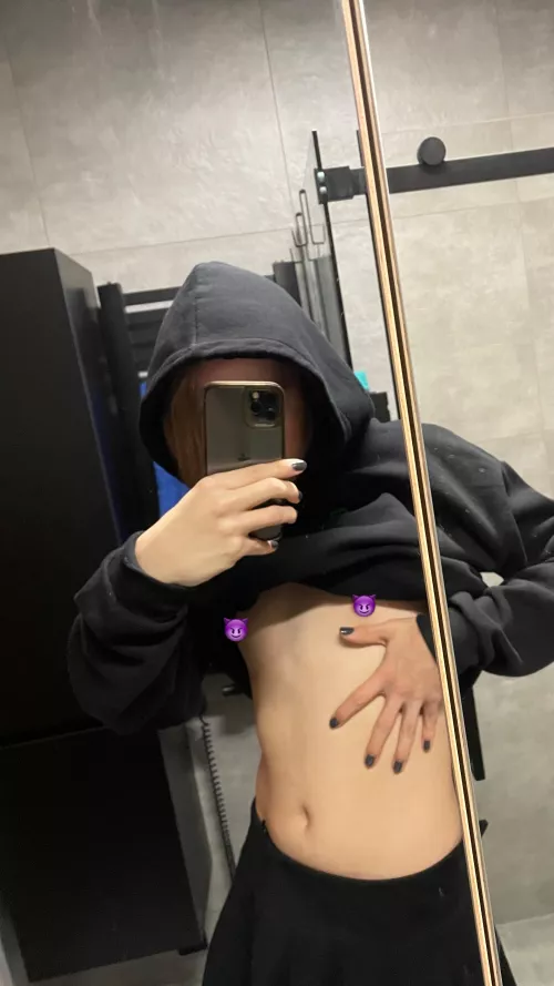 Do my belly look good enough for you guys 🥺 ?