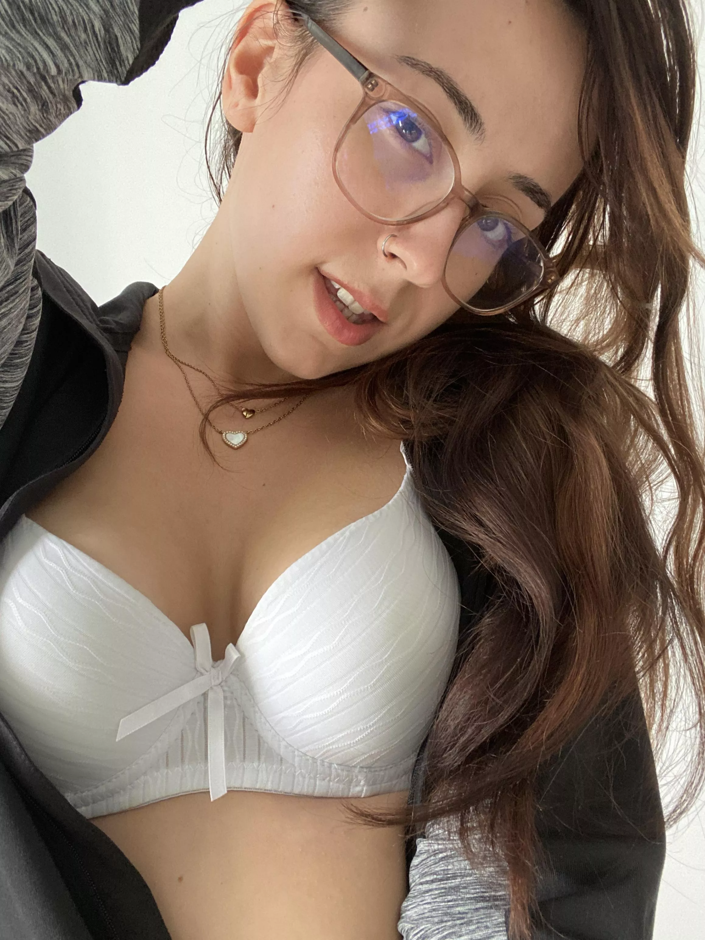 Do u like girls with glasses?