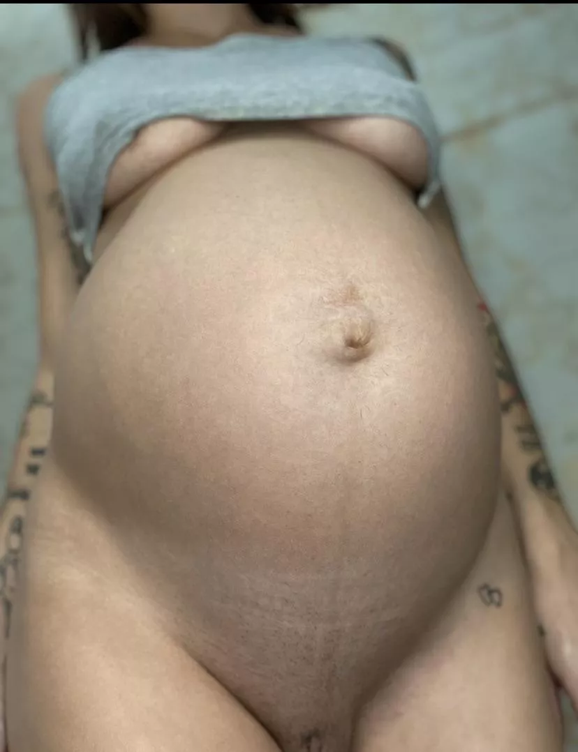 Do you like my pregnant belly at this angle?