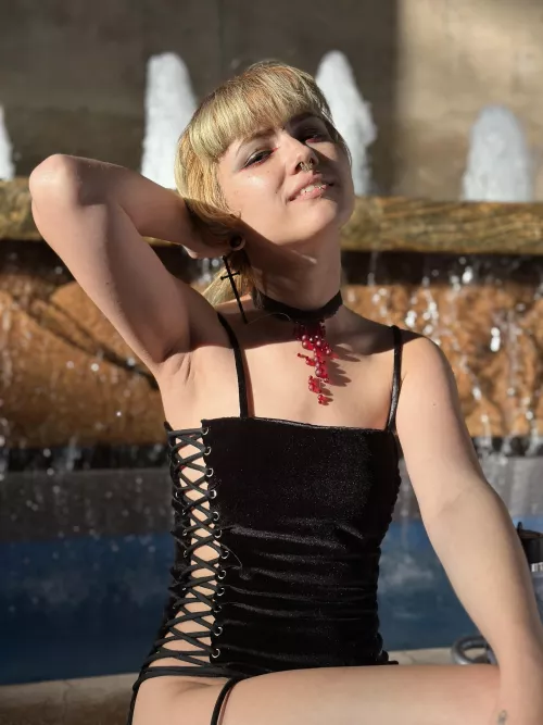 Drown in desire for my scents.