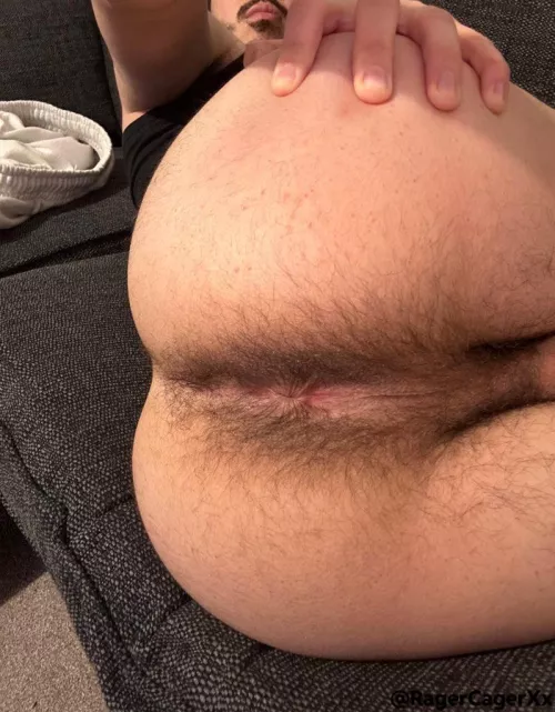 Happy Saturday, wanna spend pounding my hairy hole?