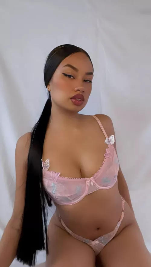 I can be your 19y/o gf for tonight, I'm curious how will you treat me.