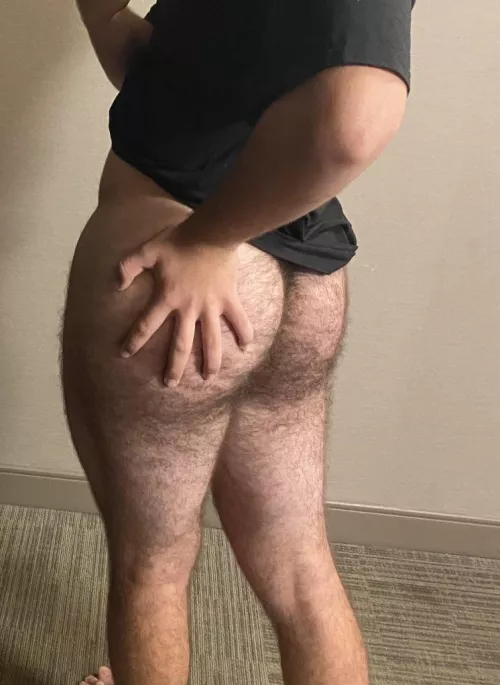 I just want to be owned and dominated by superior men who want to conquer my ass. chat me😘