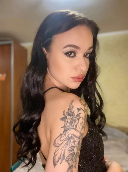 just a normal 18 y.o slutty girlyy