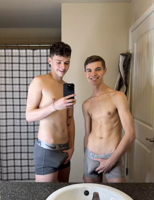 Left or right… take your pick👀