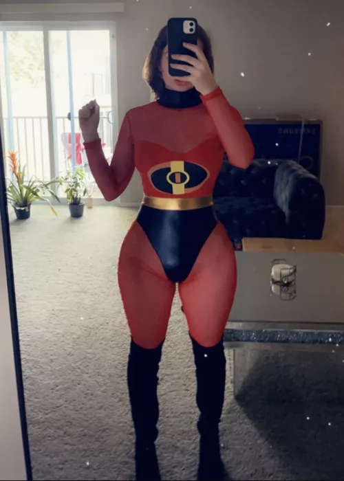 Mrs. Incredible from The Incredibles by Caitbabyxo