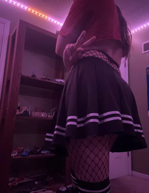 Small titty goth girl(?)friend🖤