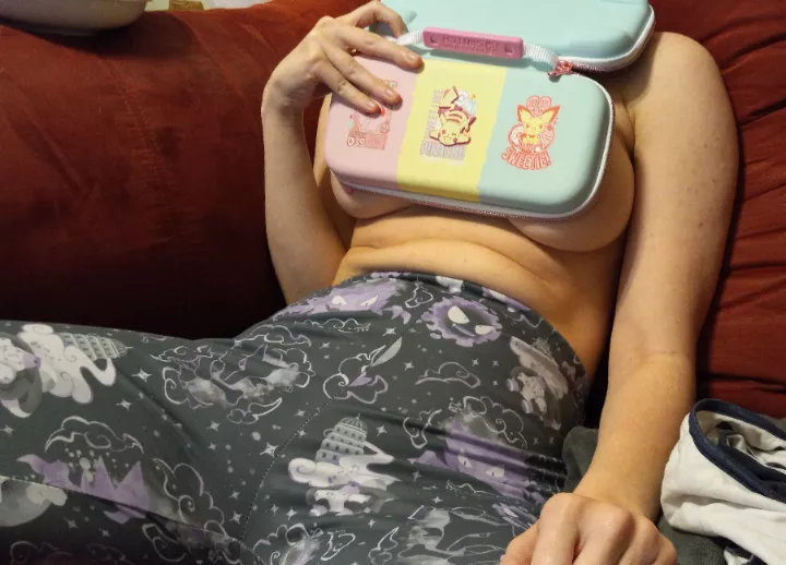 The case is [f]or holding this Switch :3