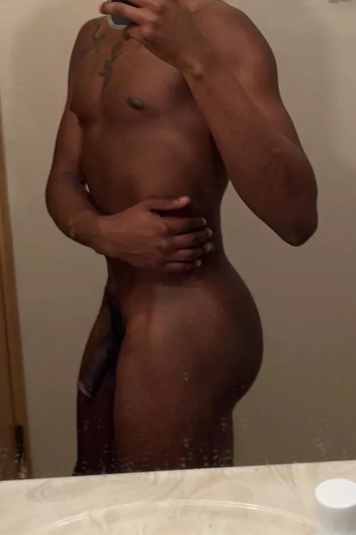 24M Looking to serve Tops