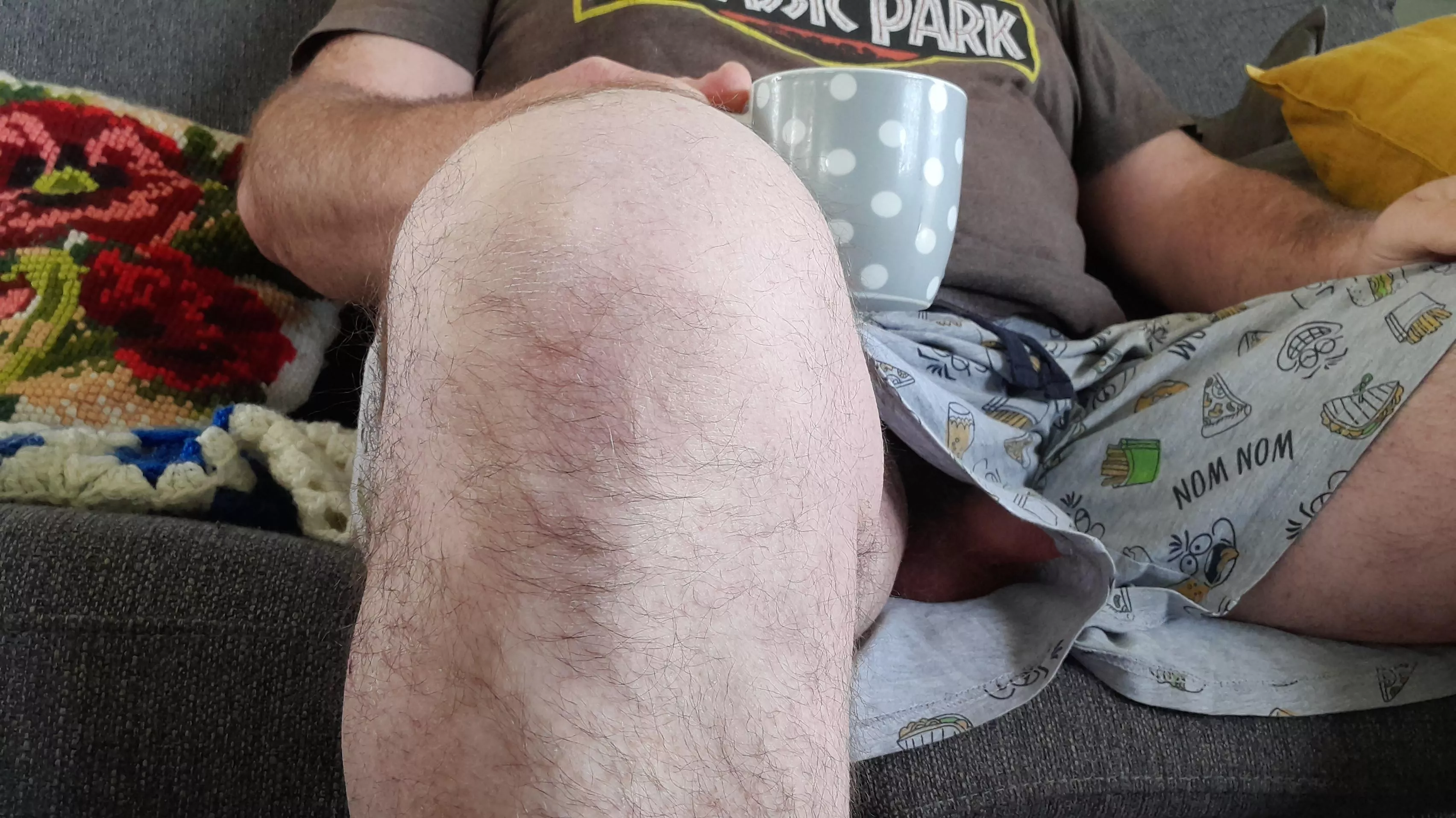 (43) A casual chat. Does it last long?