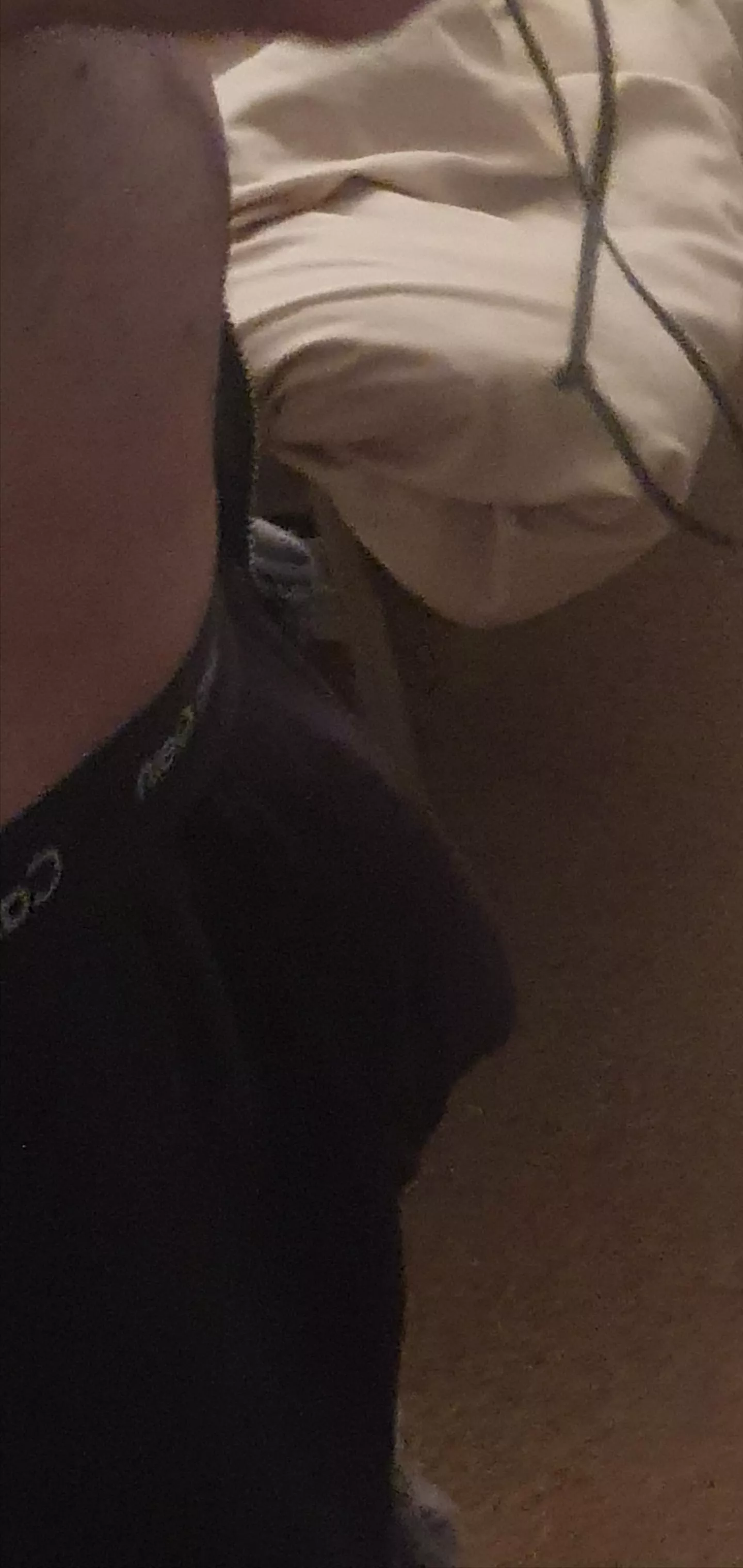 Bulge from the side 😜