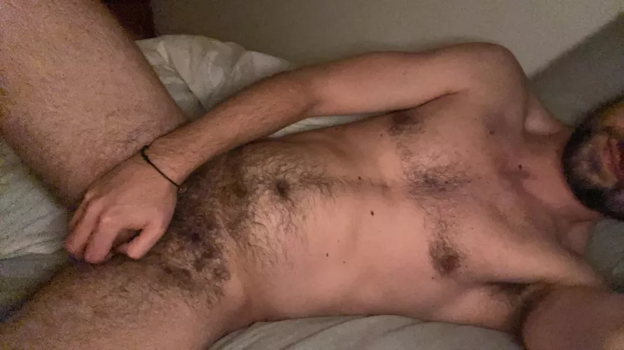 Embracing my hairiness 🦦