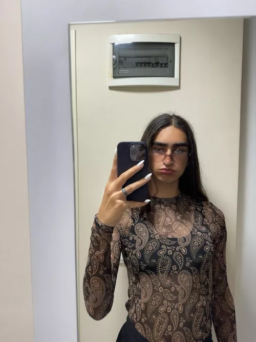 first time posting a pic im so shyy🤭