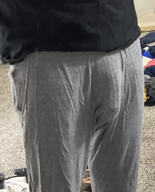 GF makes me change out of my sweatpants when her friends come over.. would you make me do the same?