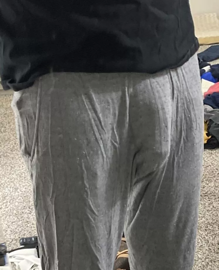 GF makes me change out of my sweatpants when her friends come over.. would you make me do the same?