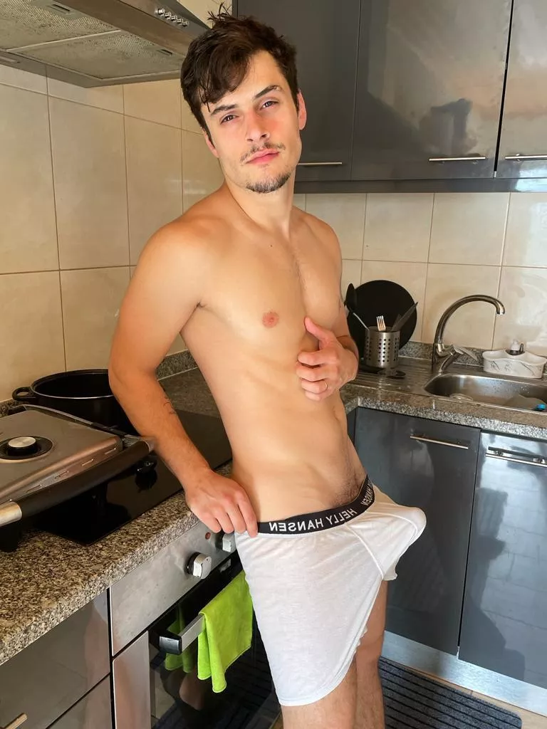 If you are chubby, have thick legs and a big ass, I am the right place for you.