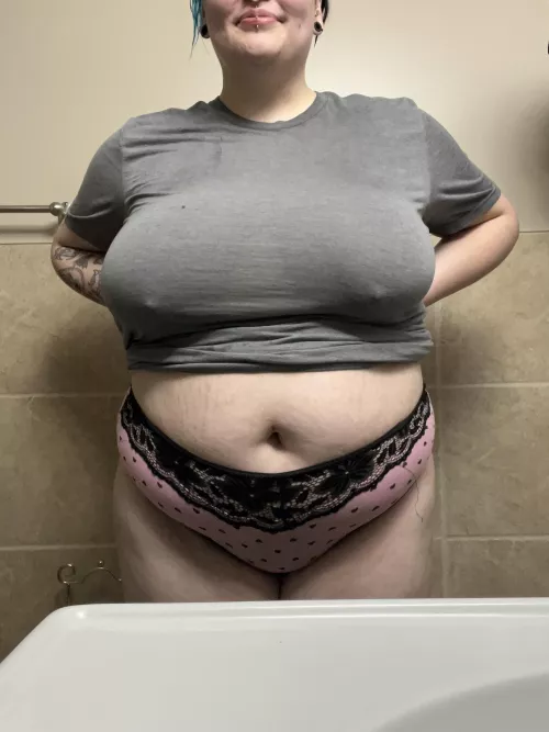 Its my birthday 🥰🎉 im 23!