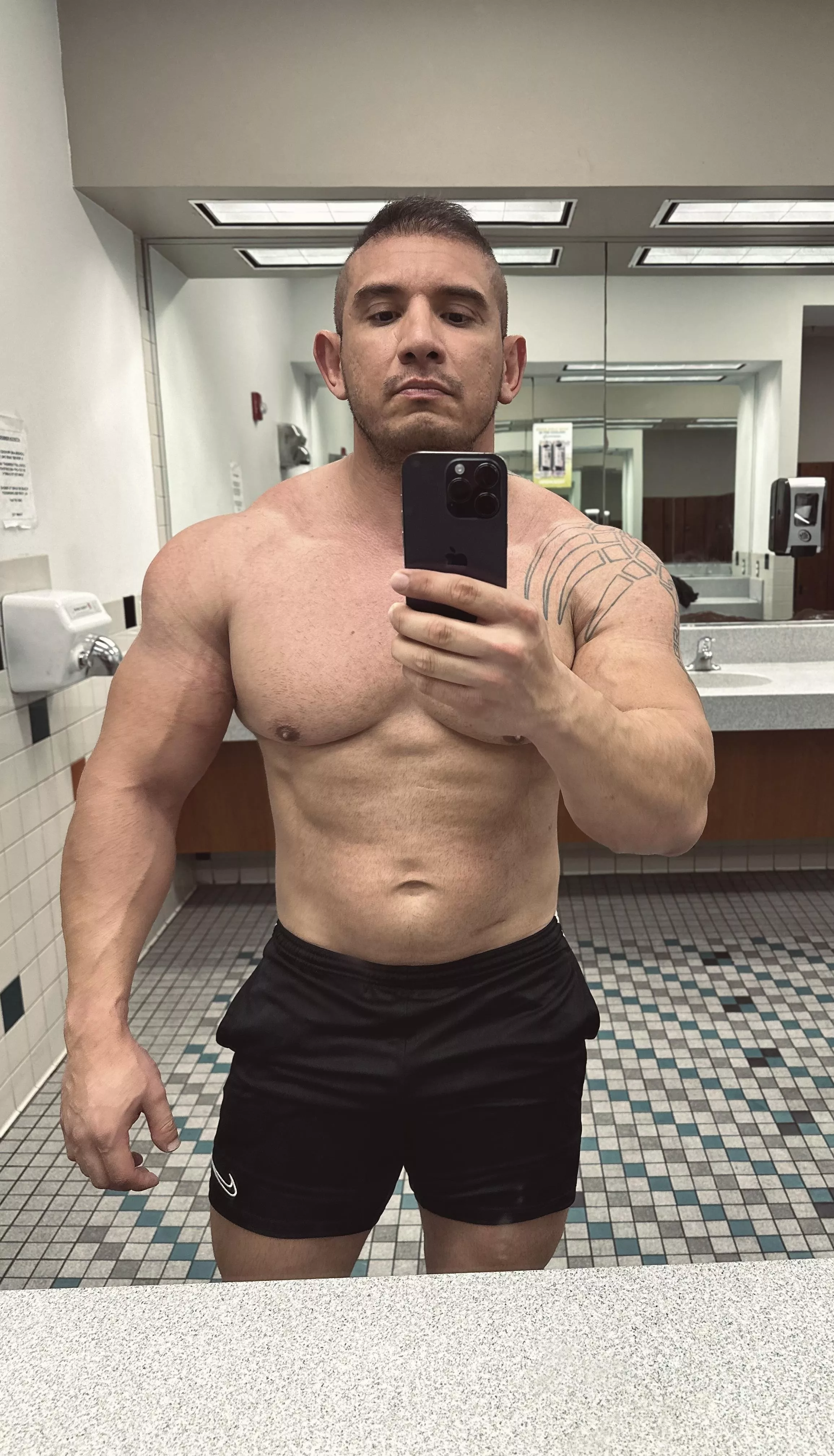 Just turned 40 yesterday. Post-workout pic today. Just turned 40 yesterday. Post-workout pic today.