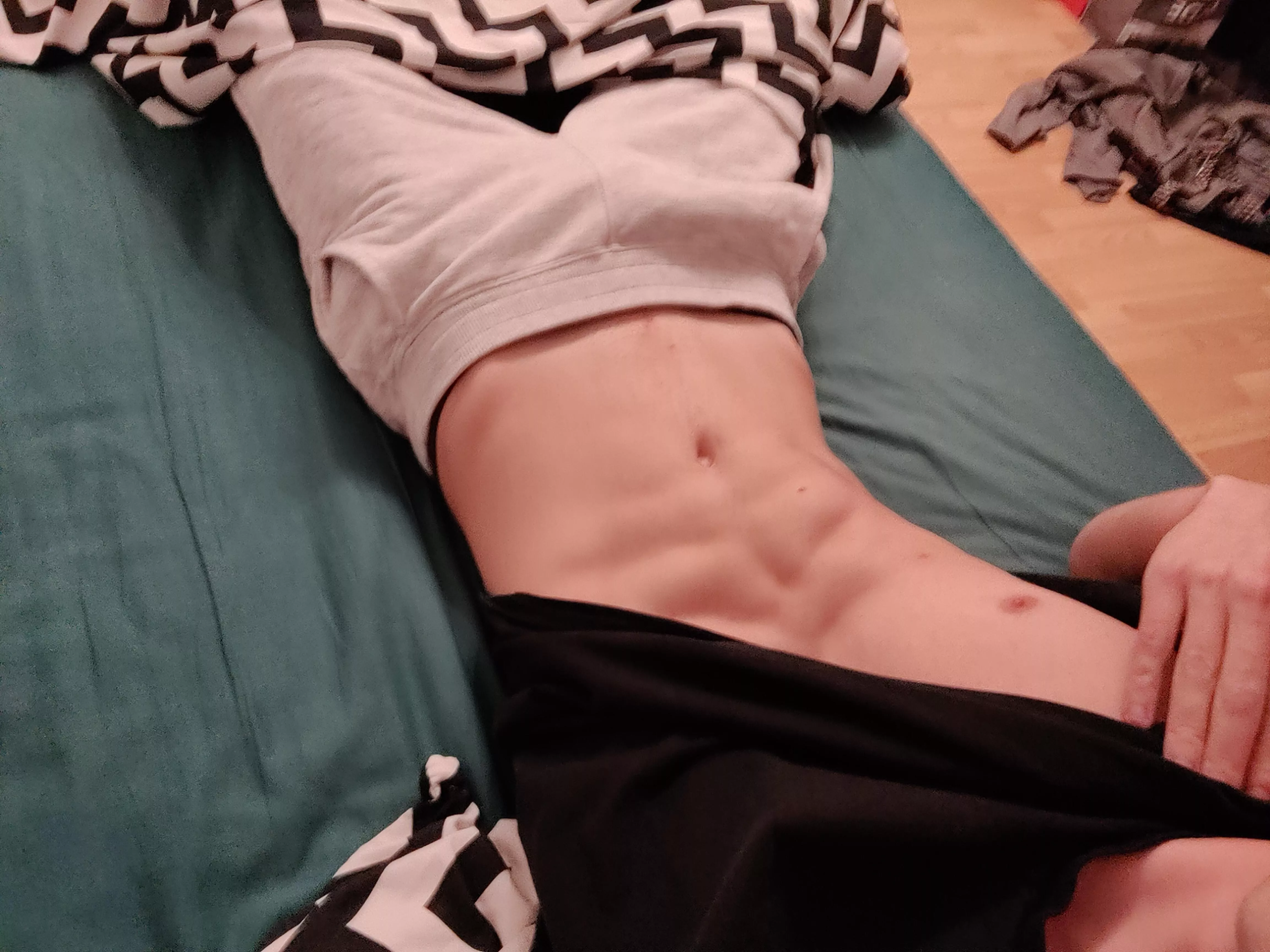 [M23] grey sweatpants season 👀