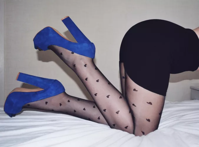 Tights and tight skirt is so hot