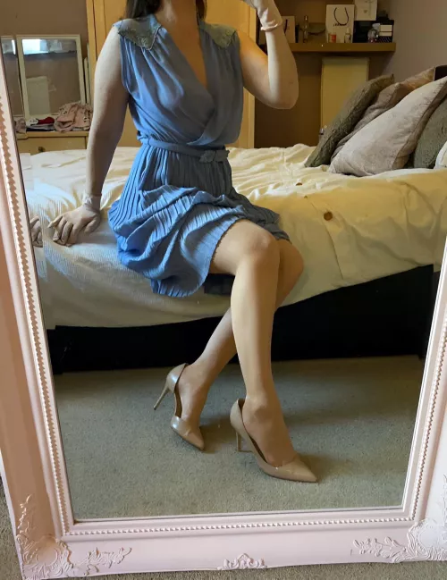 Vintage nude pointed heels