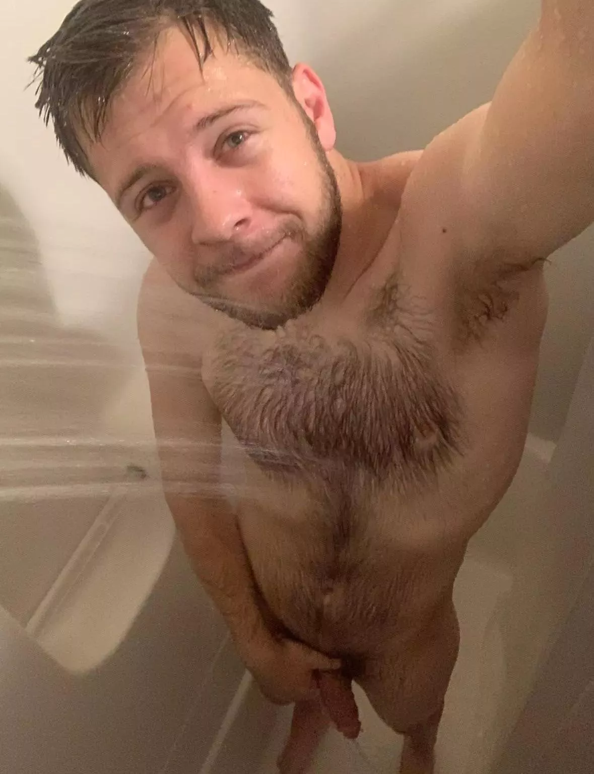 whose tryna shower with this otter? 🤭