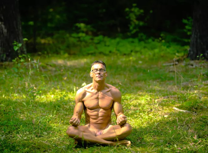 Wishing you a peaceful and naked Sunday ✌️