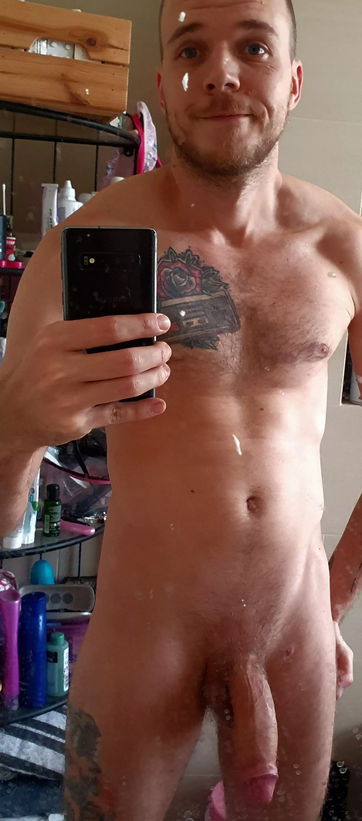 You're up for a date? ❤️ we could watch the first minutes of a movie😉🔥