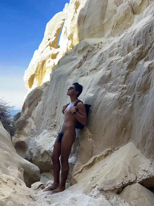 19yr nudist dudist, I found an awesome little ravine up in the cliffs of blacks beach and got this photo yesterday! :)
