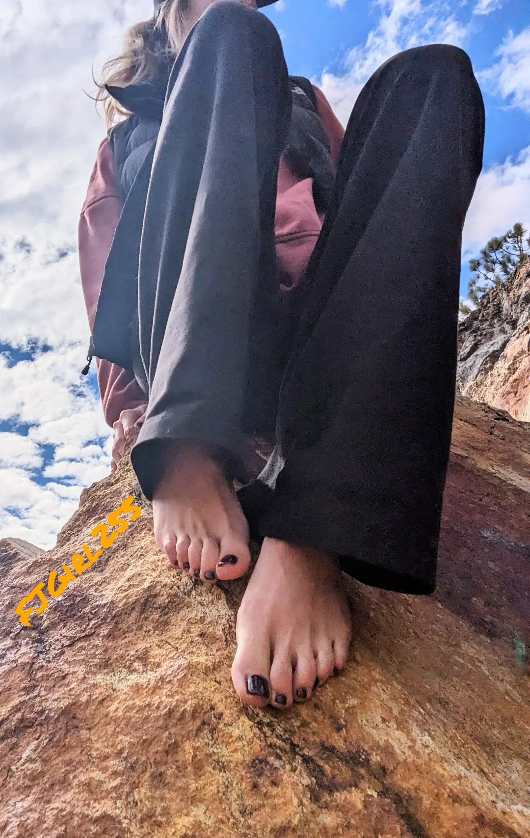 A fellow hiker came around the corner and caught me 😏 Do you think they enjoyed the view?