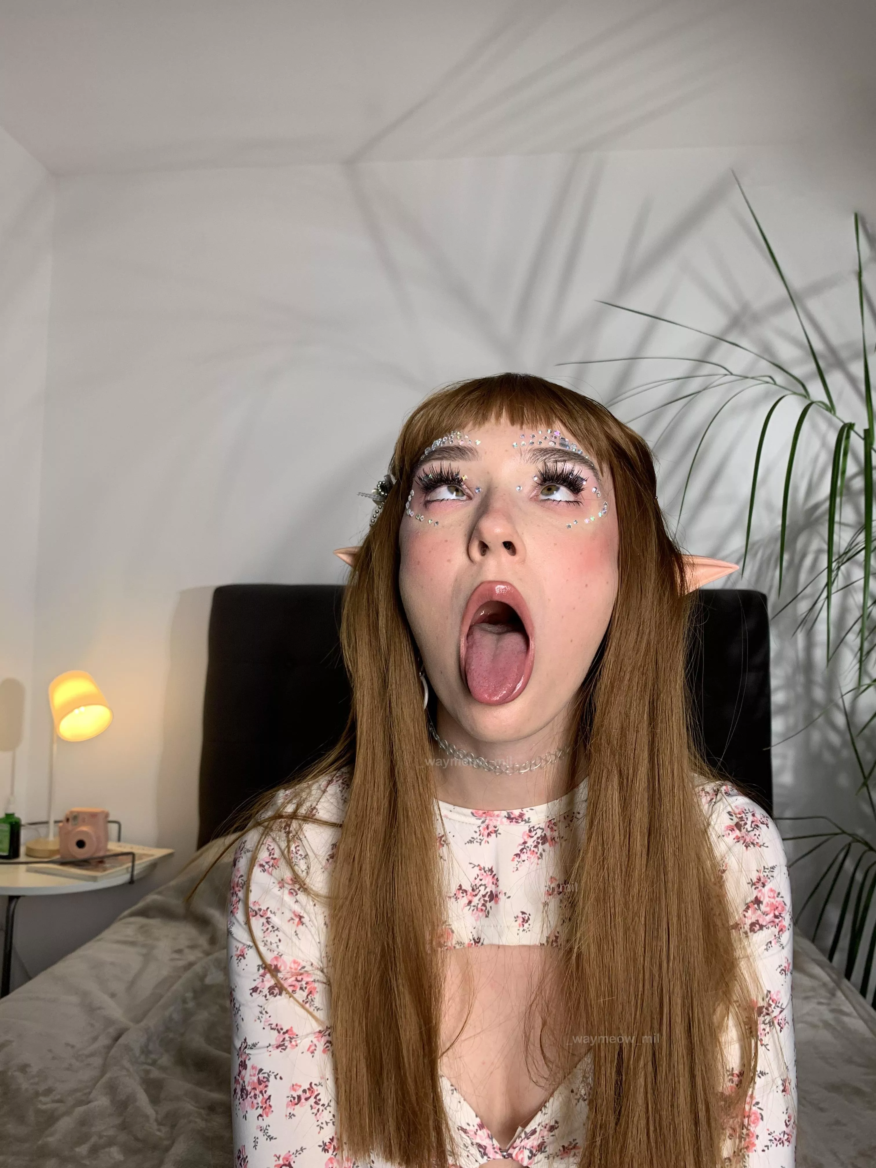 ahegao from a light elf!