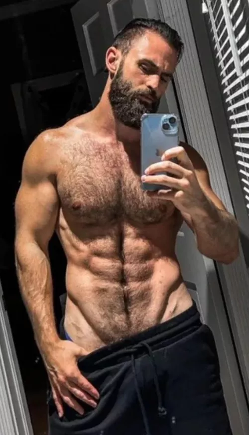 Are old men bods hot? [M48]