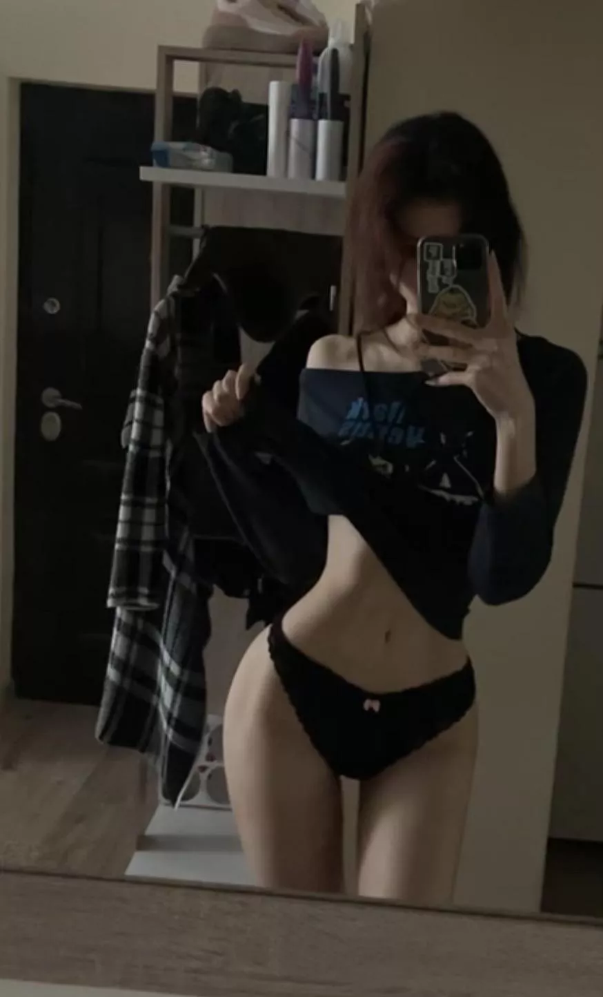 be honest, would you fck a 2004 baby? 👀🖤