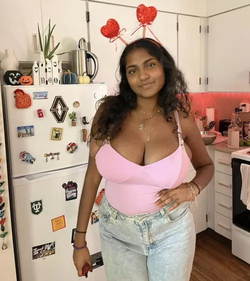 Busty Indians>>>