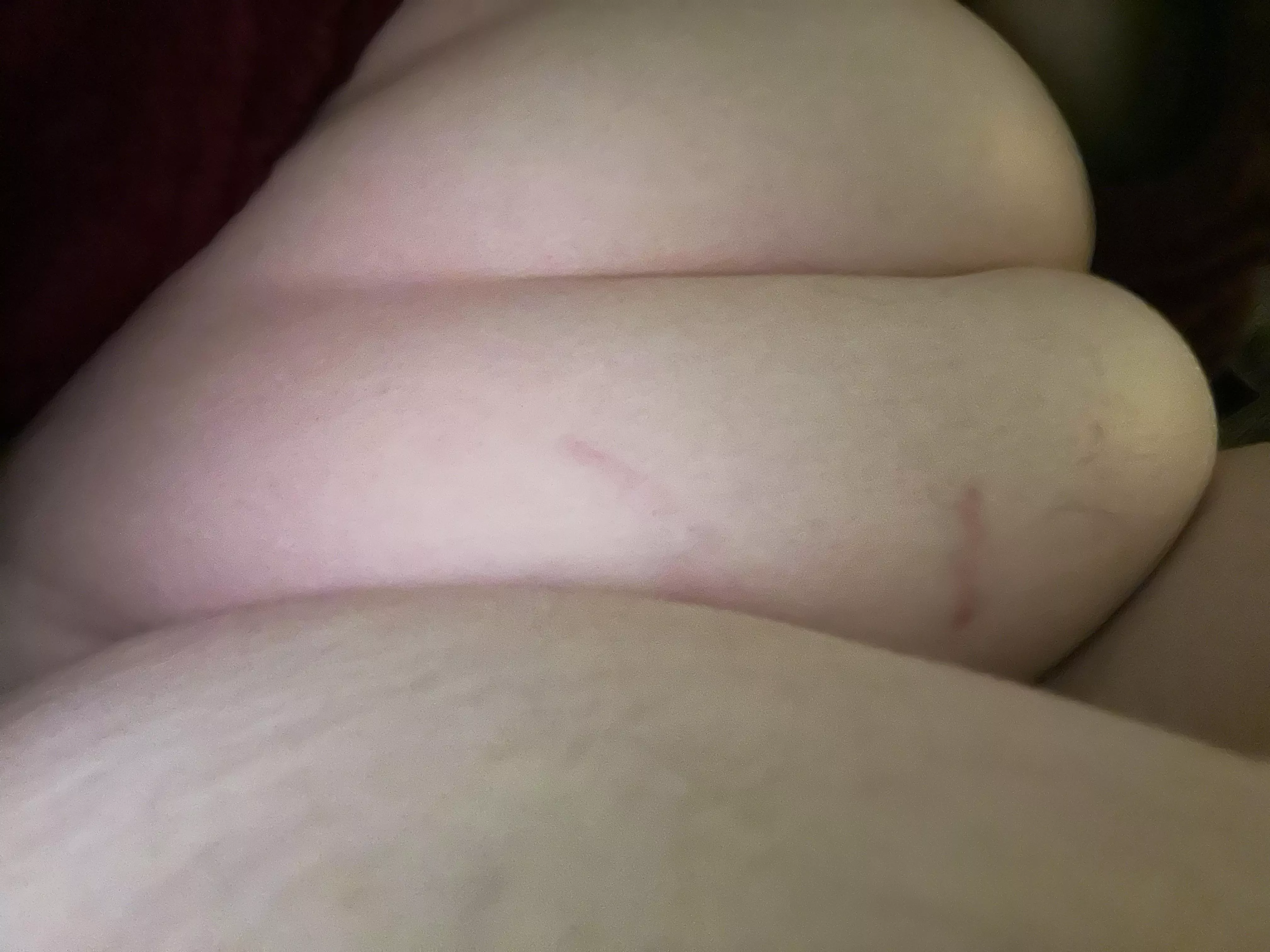 can’t believe how fat I’m looking now ❤️ would you grab my belly and praise me for becoming a big girl? ❤️🤌