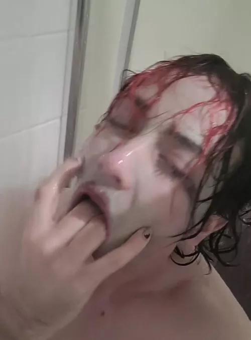 clowns need love too ❤️🖤❤️ 🤡