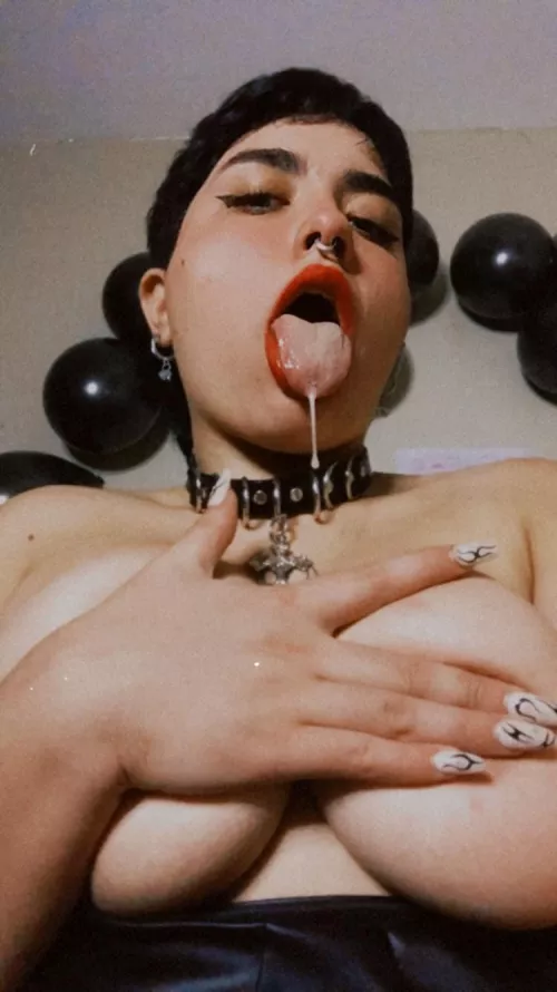 Do you like my nails babe?