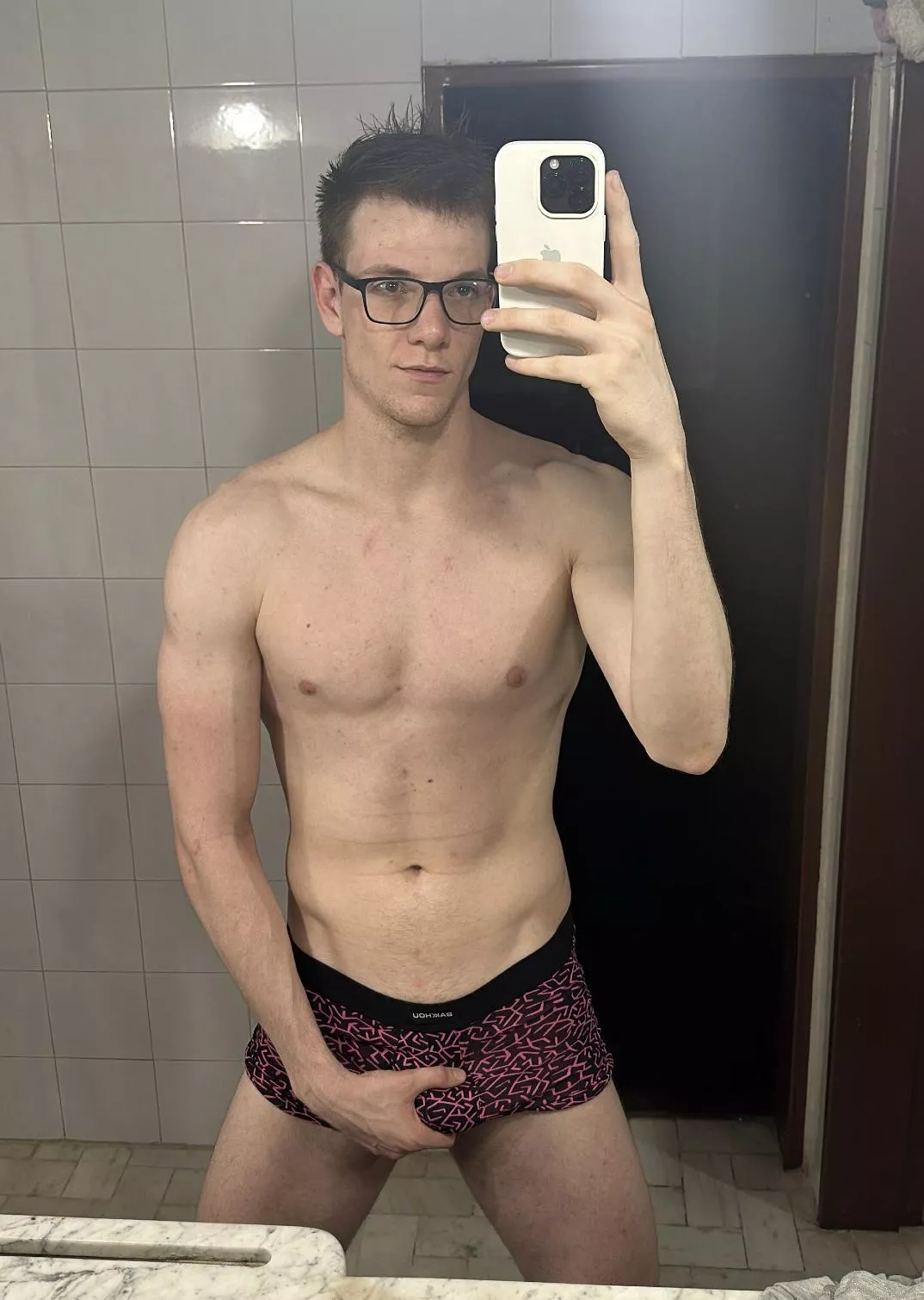 good start to the week 😘💦