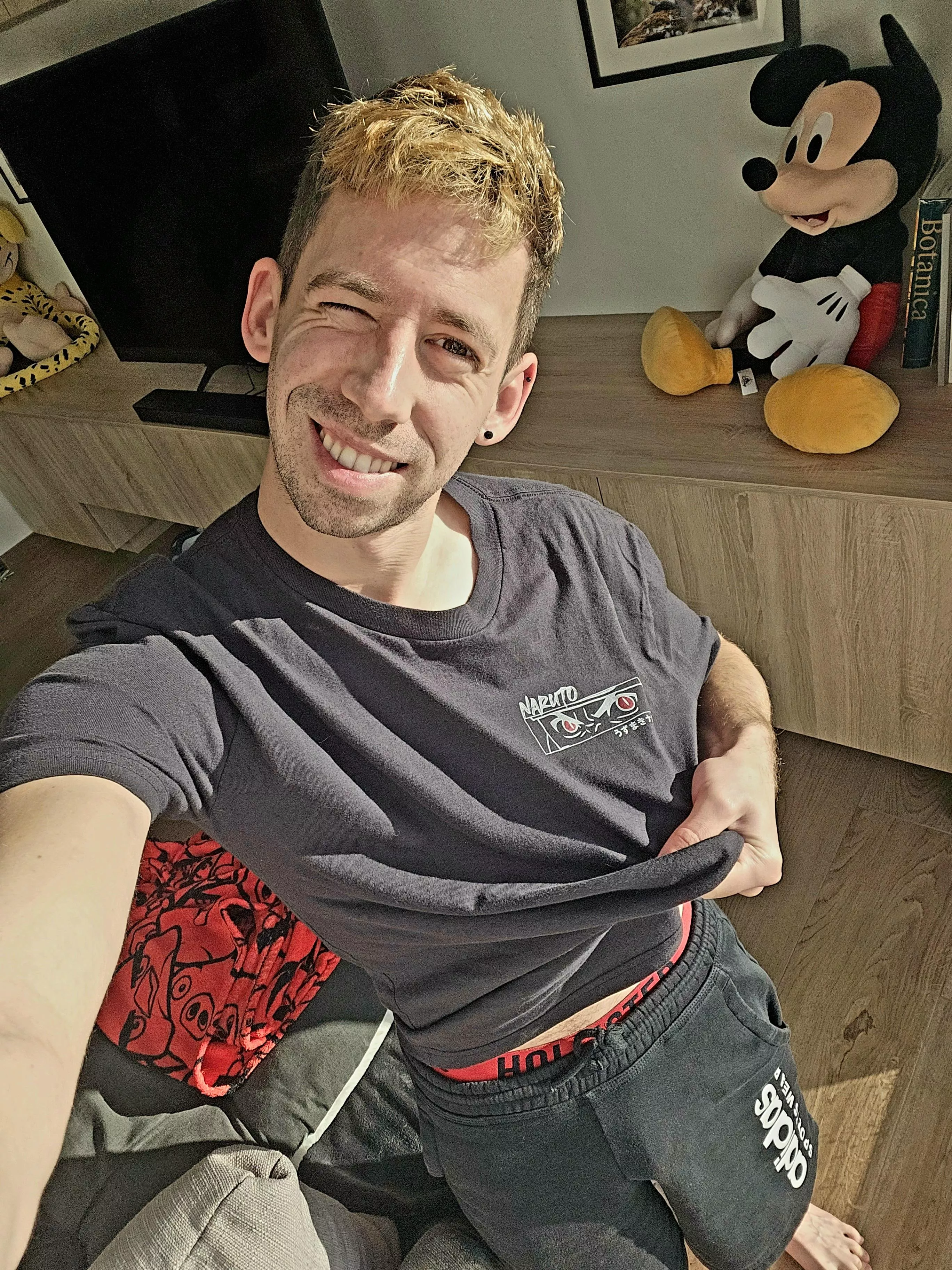 Have a great week guys! First day of work after holidays here π
 Have a great week guys! First day of work after holidays here π