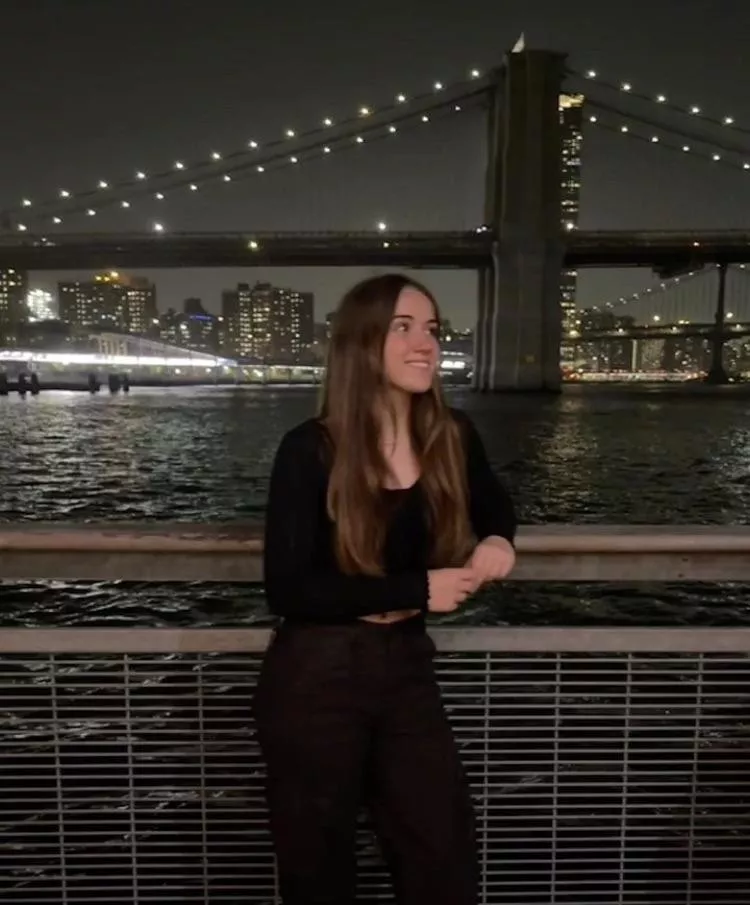 IUTR made out with her at a concert