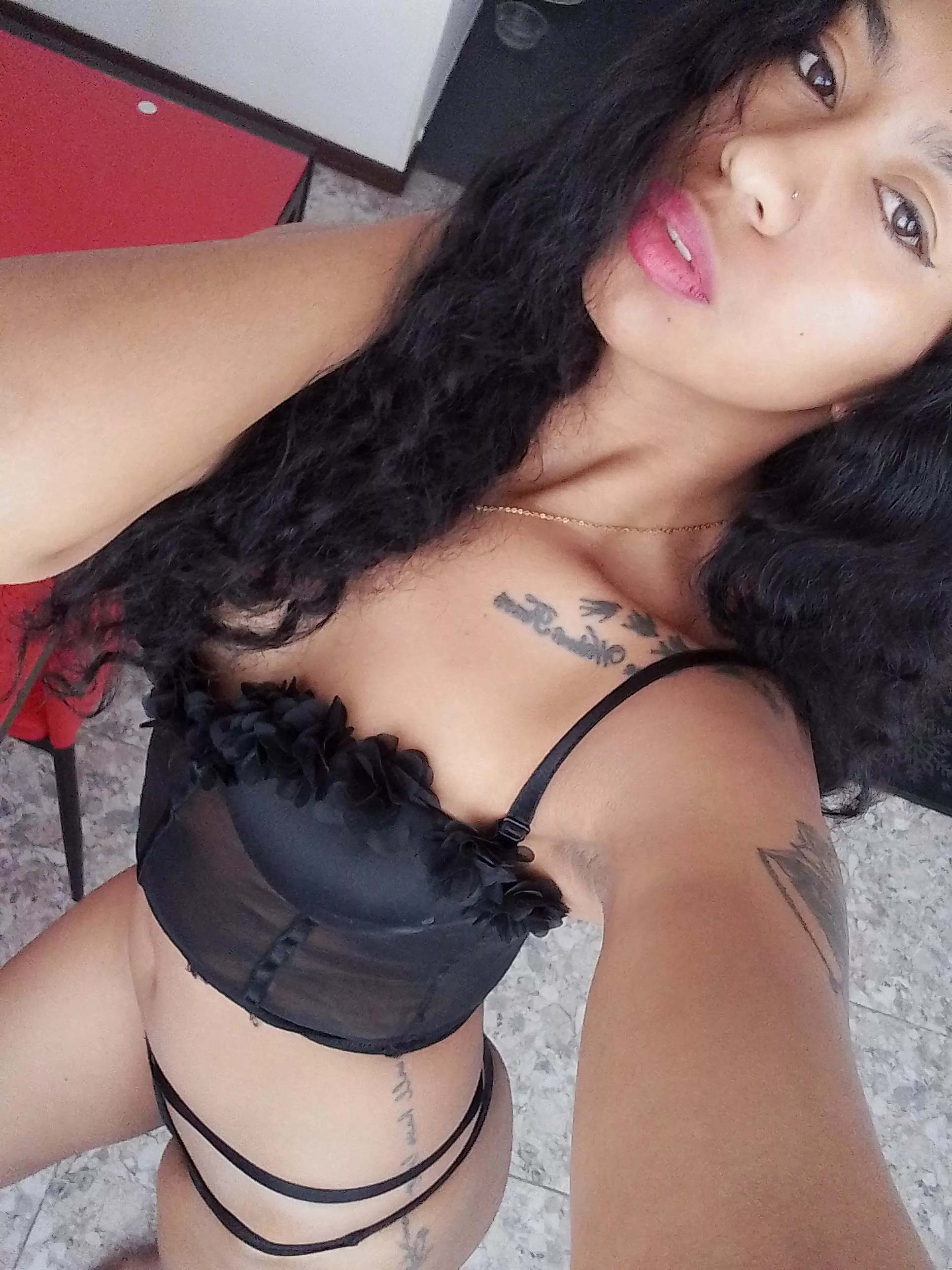 On our first date, I want us to watch Netflix, relax, and work on each others body