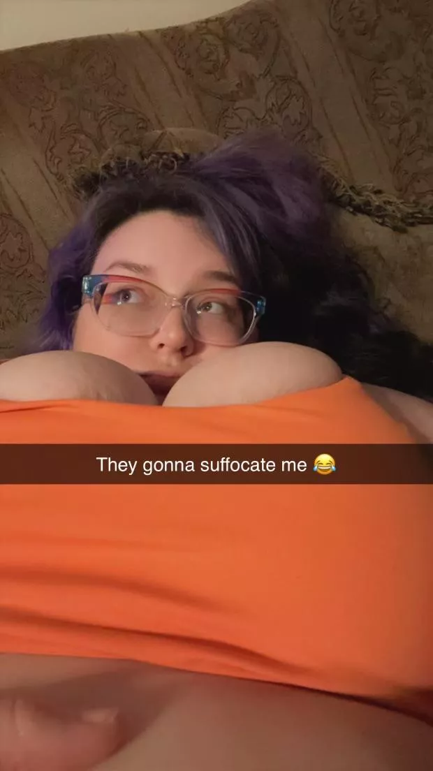 Pregnancy tiddies trying to kill me