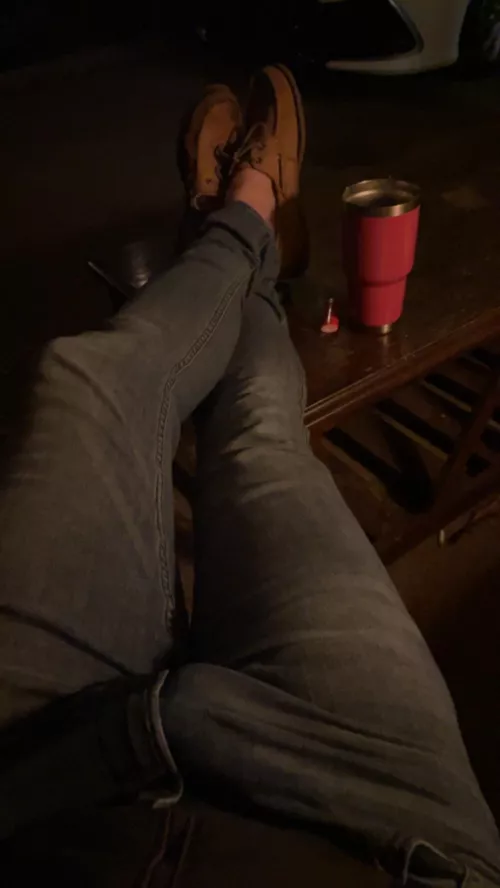 Waiting on my tinder date like…