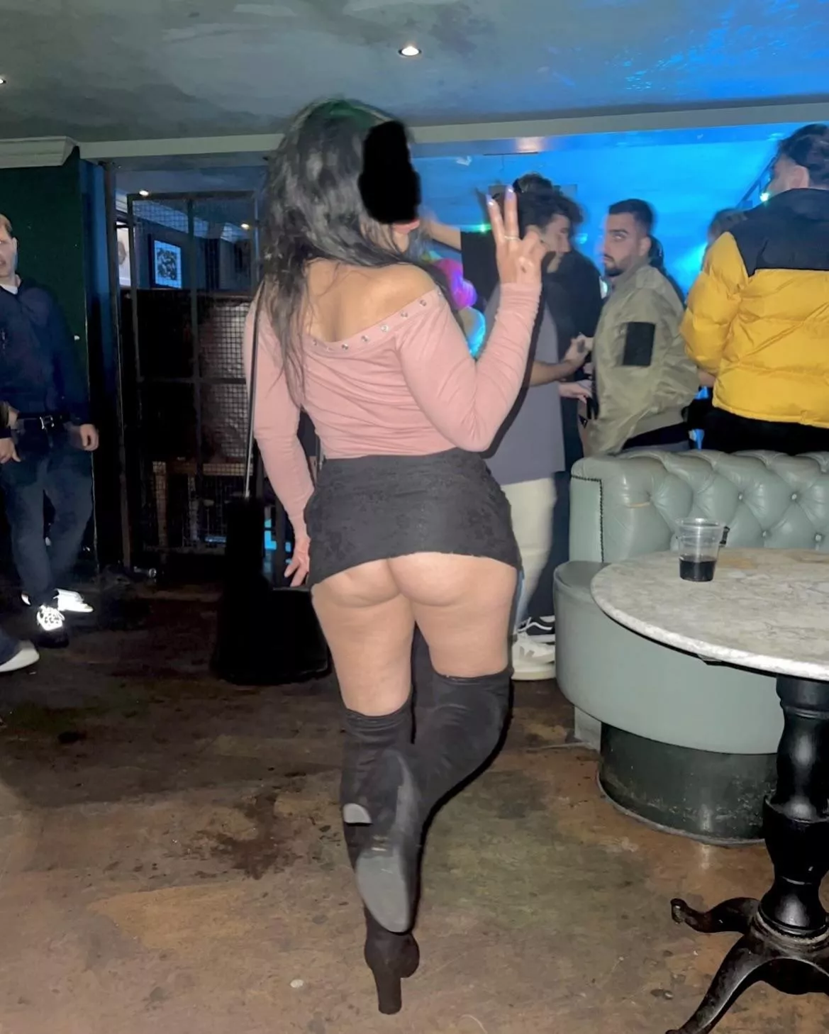 What fun is partying without flashing? 😂