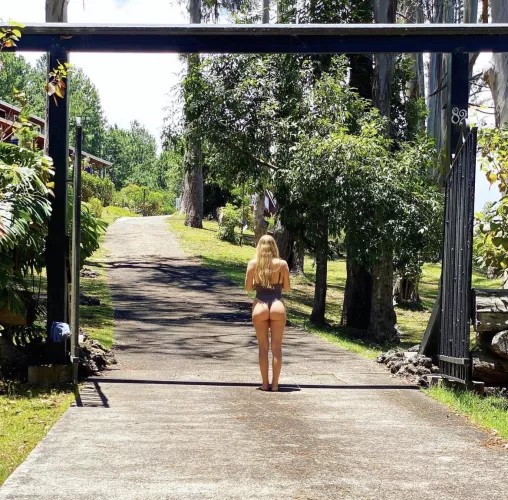 Would you say i have a juicy ass?