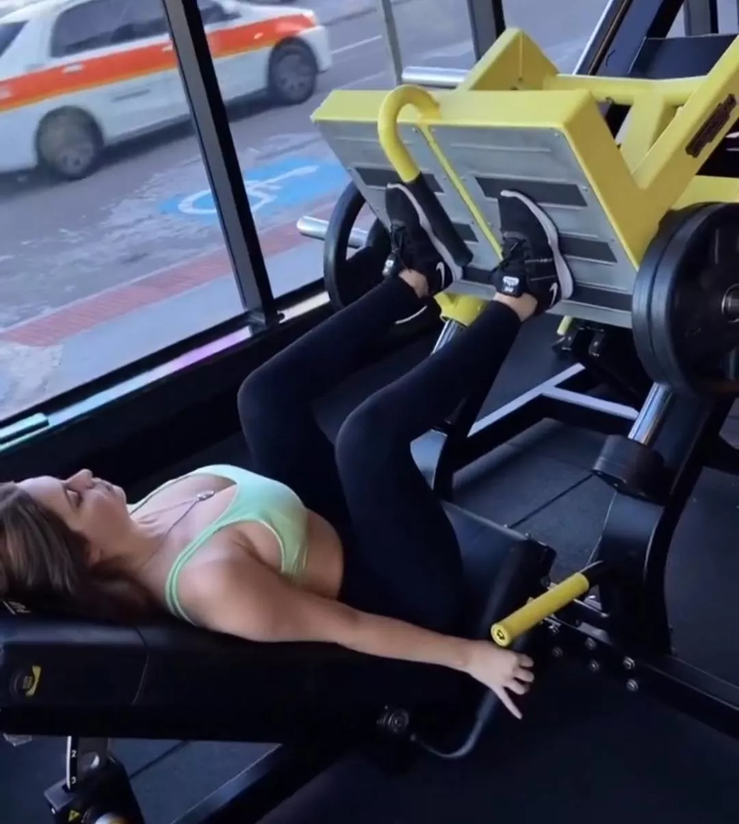 Young girl working her legs