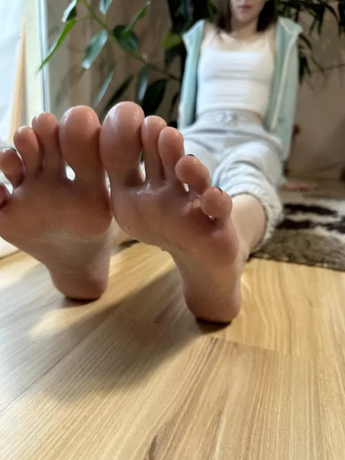 Yummy-tasty toes waiting for ya!