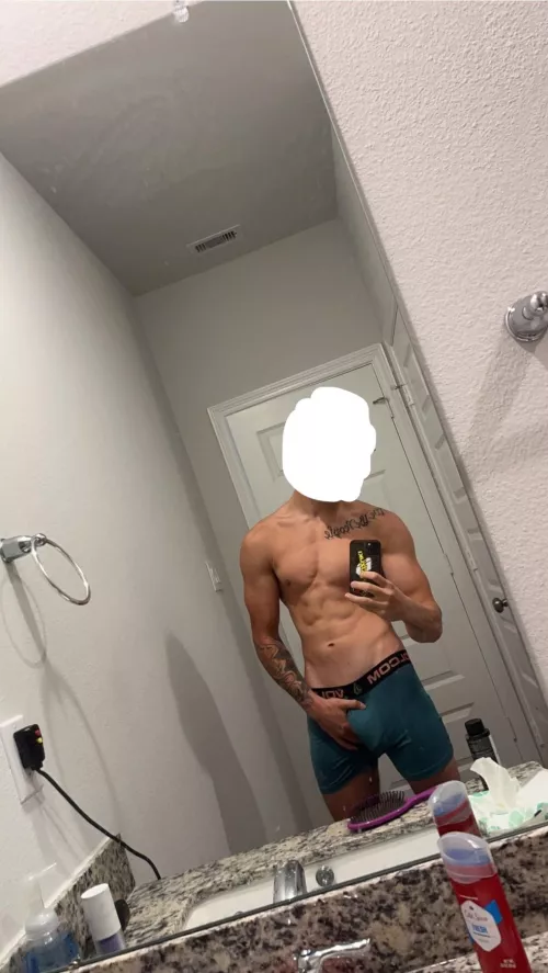 22 US college jock send pics for snap