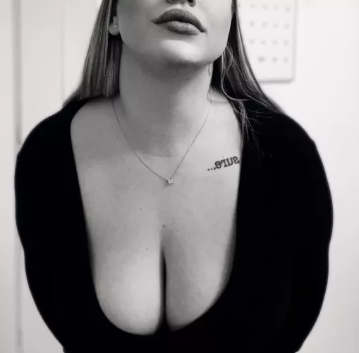 Come find me babes… @CurvyAvaRose